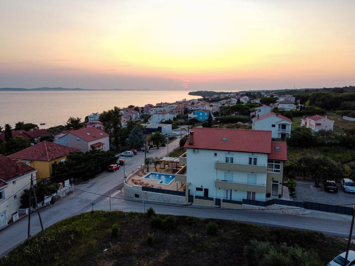 Apartments M Kožino エクステリア 写真