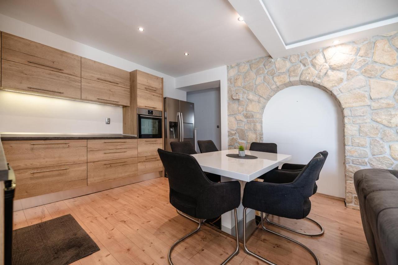 Apartments M Kožino エクステリア 写真