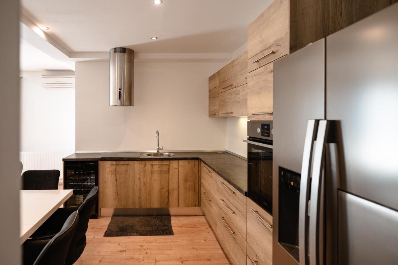 Apartments M Kožino エクステリア 写真