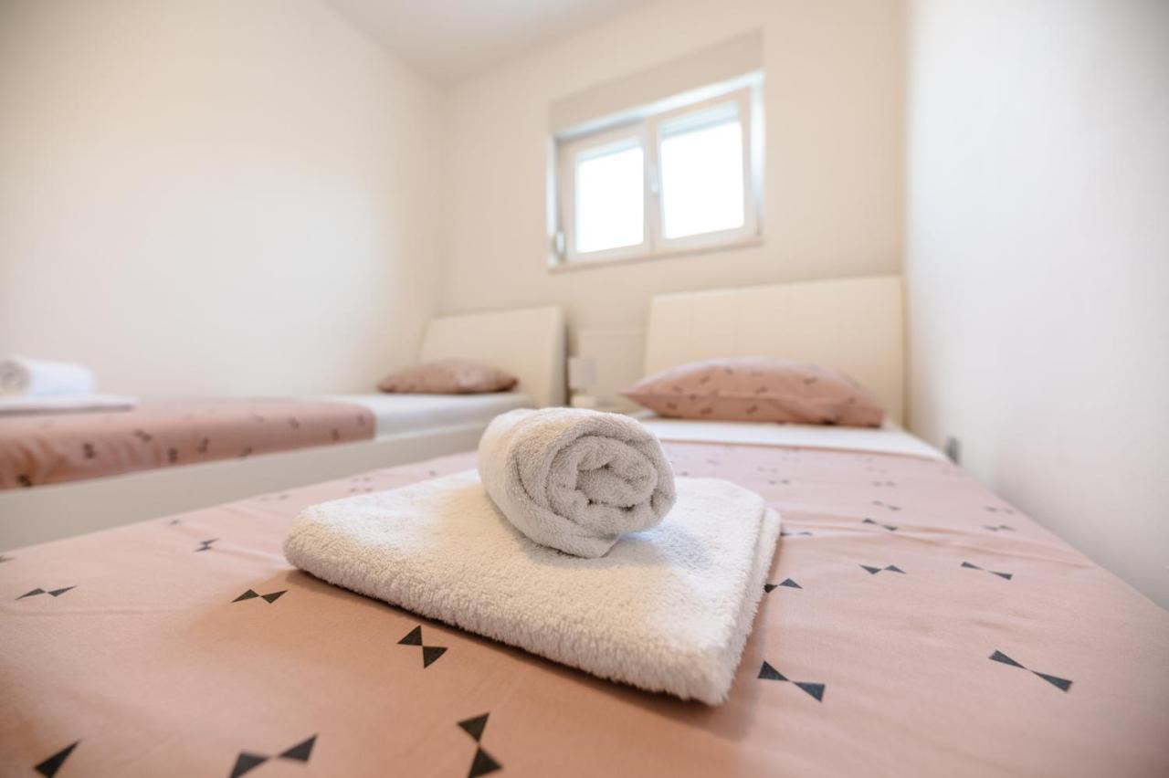 Apartments M Kožino エクステリア 写真