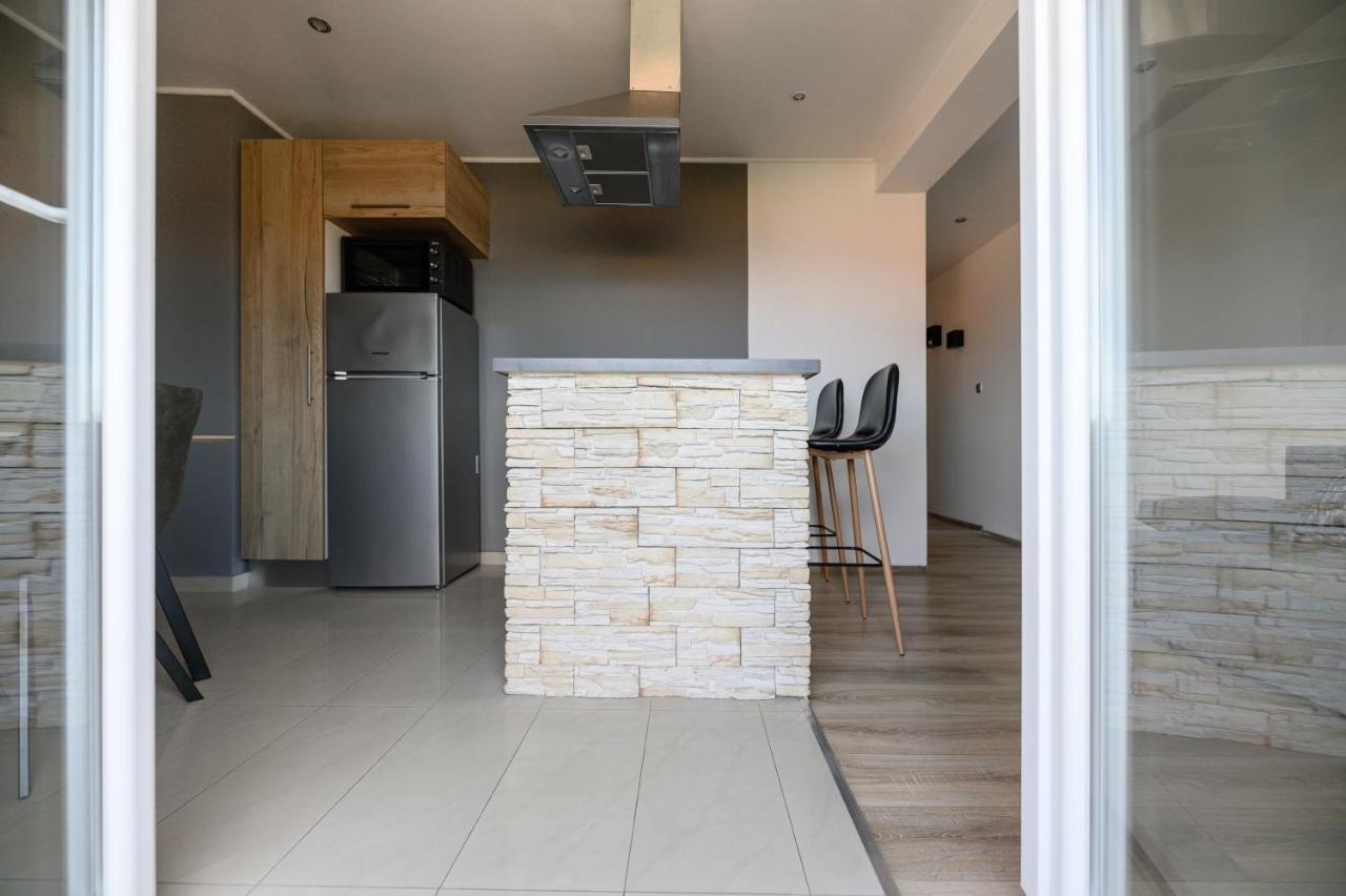 Apartments M Kožino エクステリア 写真