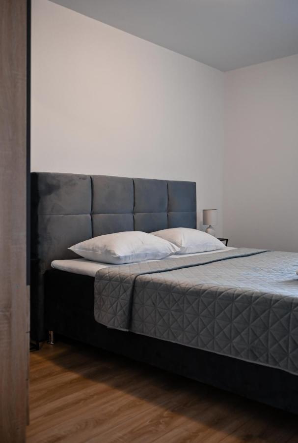 Apartments M Kožino エクステリア 写真